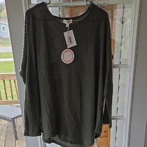 Umgee.  Waffle Knit Top.  Size S.  oversize